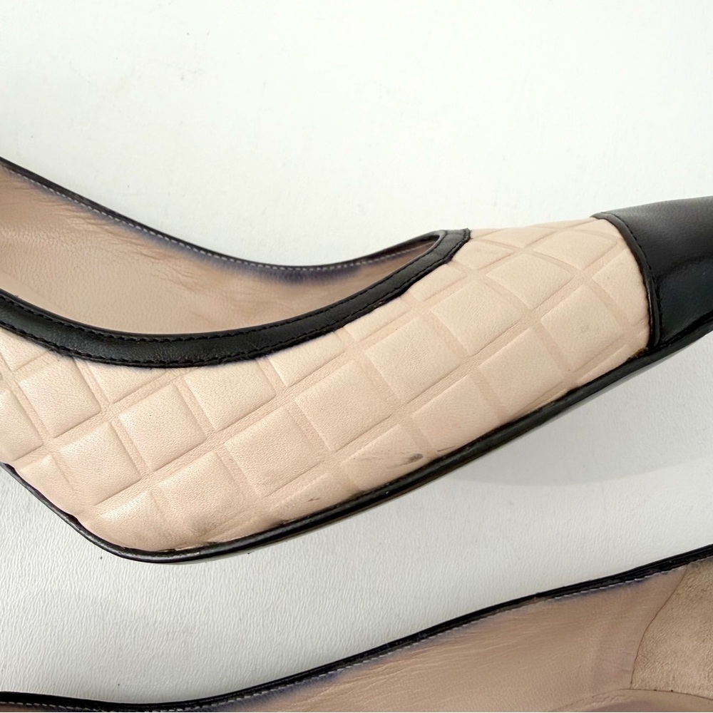 CHANEL || Beige Quilted Leather Black Cap Toe Pointed Pumps Heels EU 37 - Picture 11 of 16